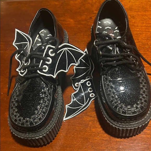 Black Shoes with Bat Wings - Picture 1 of 4